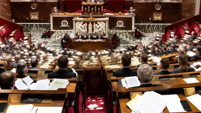 Assemblée nationale : les députés rejettent la partie « recettes » du PLFSS, le texte transmis au Sénat