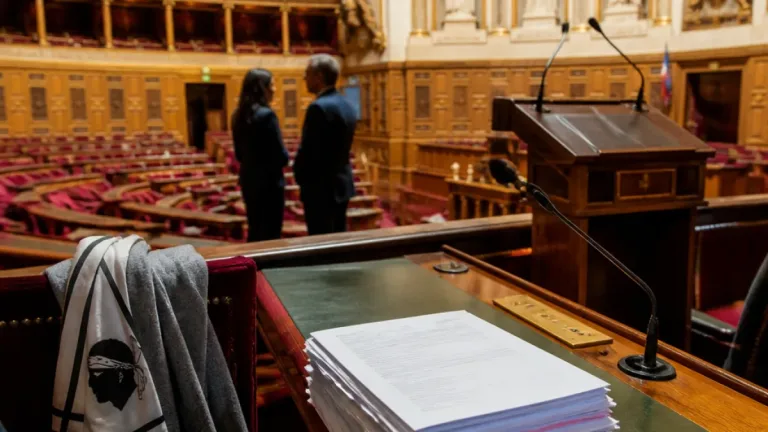 Les nationalistes corses quittent le « processus de Beauvau » au moment de l'examen sénatorial