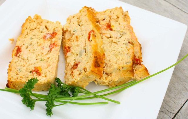 Cake au thon et tomates : recette gourmande