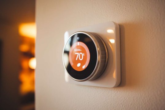 Cette erreur avec votre thermostat vous coûte une fortune chaque hiver Cette erreur avec votre thermostat vous coûte une fortune chaque hiver