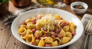 Cette sauce express rend les coquillettes au jambon encore meilleures Cette sauce express rend les coquillettes au jambon encore meilleures