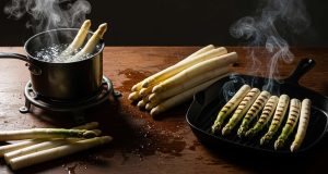 Cuire les asperges blanches : 2 méthodes recommandées par les cuisiniers Cuire les asperges blanches : 2 méthodes recommandées par les cuisiniers