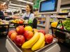 Peser ses fruits au supermarché : ce que m’a révélé une ancienne caissière pour alléger mon ticket de caisse Peser ses fruits au supermarché : ce que m'a révélé une ancienne caissière pour alléger mon ticket de caisse