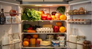 Dans le frigo de Pierre, 80 ans : « On y trouve des restes de gâteau, des glaces, une raclette… C’est un peu anarchique Dans le frigo de Pierre, 80 ans : « On y trouve des restes de gâteau, des glaces, une raclette… C’est un peu anarchique